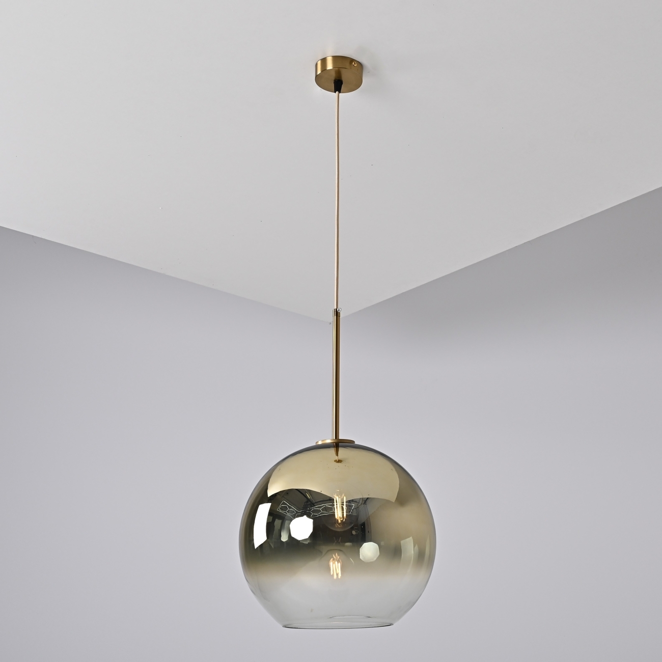 Подвесной светильник Passage One D30 Gold By ImperiumLoft Passage-One01 312596-26 в форме шара — фото 8