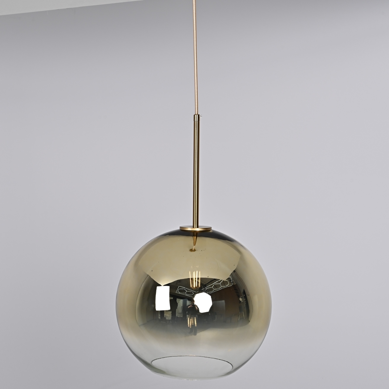 Подвесной светильник Passage One D30 Gold By ImperiumLoft Passage-One01 312596-26 в форме шара — фото 4