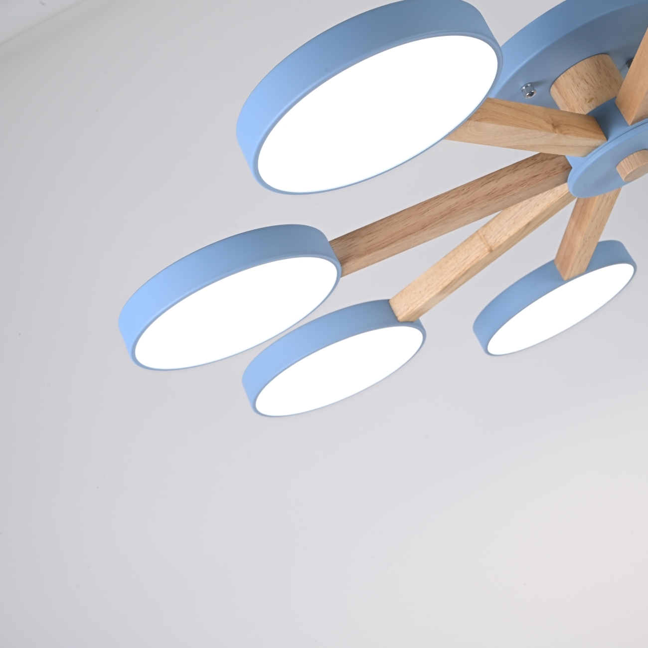 Люстра потолочная с пультом на 8 лампочек LED на штанге с пультом Turna 8 Blue By ImperiumLoft Turna01 (Умный дом, Алиса) 178344-26 — фото 4