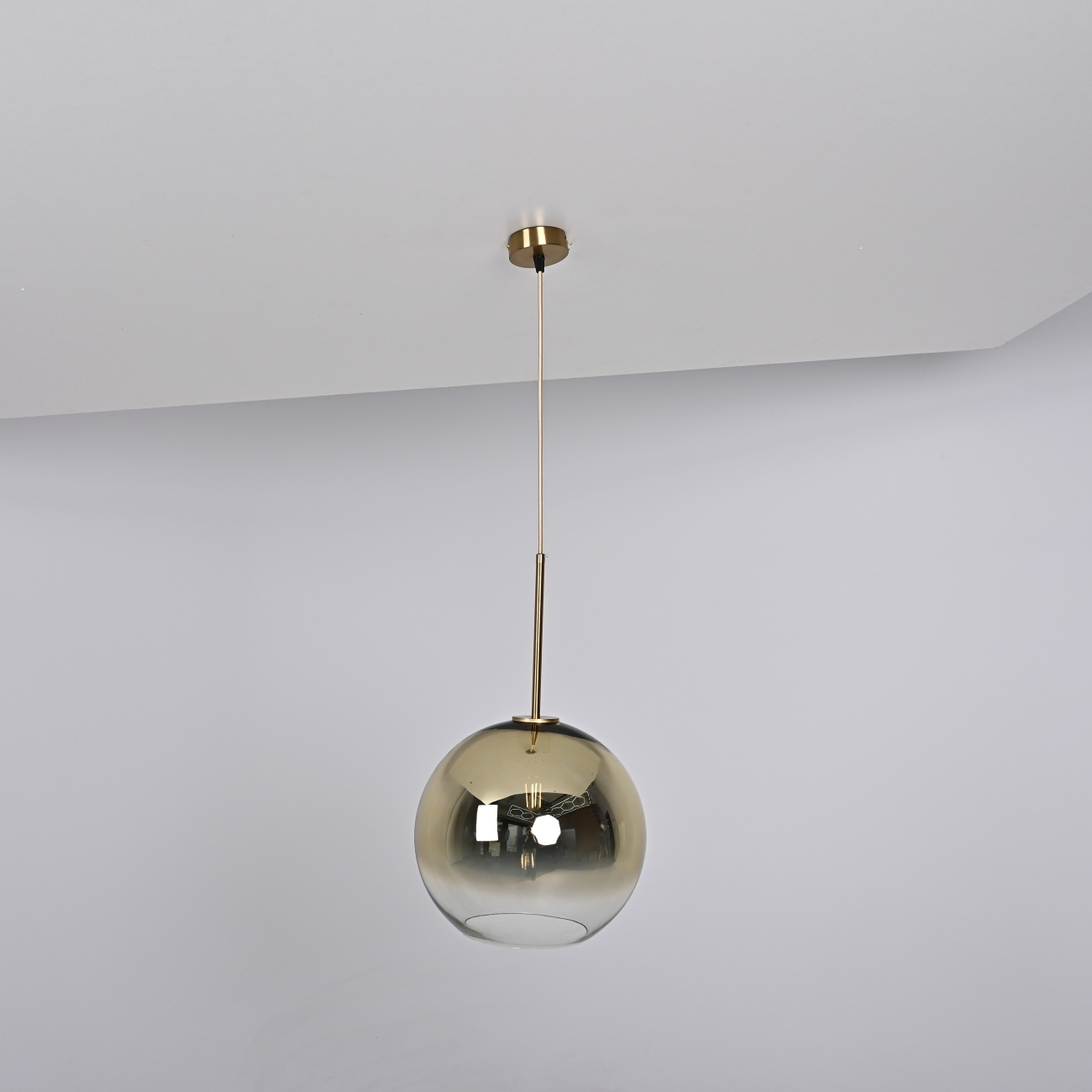 Подвесной светильник Passage One D30 Gold By ImperiumLoft Passage-One01 312596-26 в форме шара — фото 9