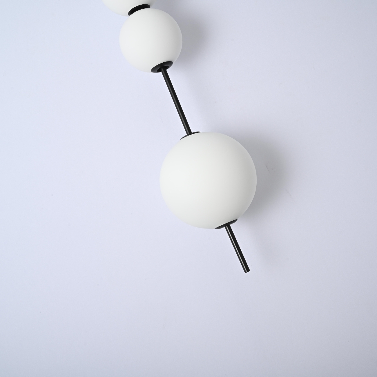 Подвесной светильник LED White Beads Pendant B D40 By ImperiumLoft 40.2133-0 275305-22 шарики — фото 4
