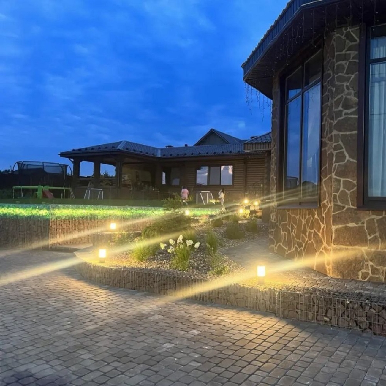 Наземный уличный светильник Fumagalli Amelia DR2.573.000.AYE27 — фото 5